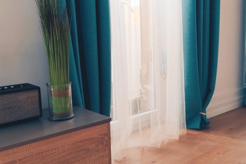 Grand Appartement Cosy Lumineux Saint-Maximin Exterior foto