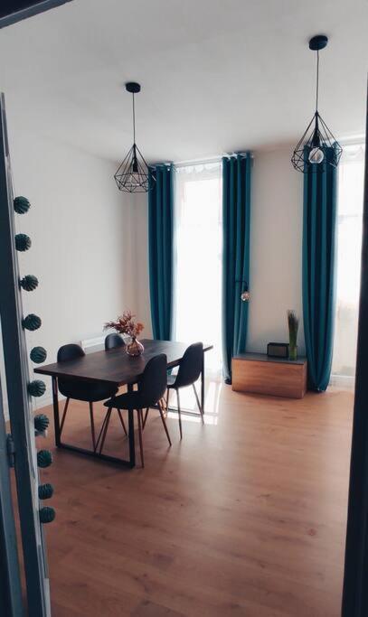 Grand Appartement Cosy Lumineux Saint-Maximin Exterior foto