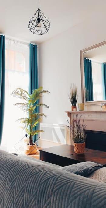 Grand Appartement Cosy Lumineux Saint-Maximin Exterior foto